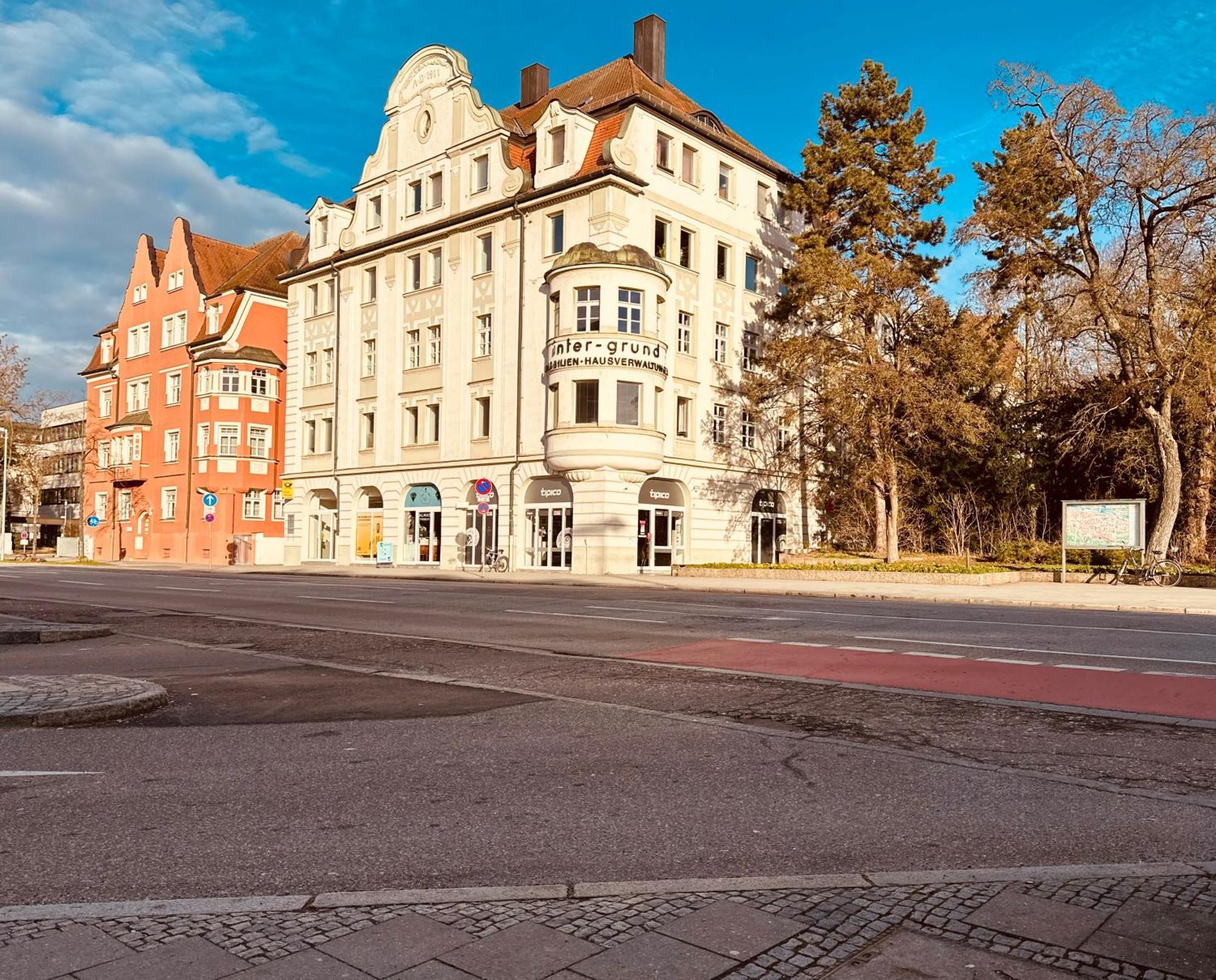 Grosszuegig Und Super Zentral Apartment Regensburg Exterior photo